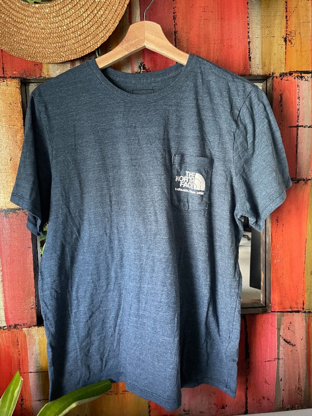 The North Face California 1966 Pocket Tee in Navy โ Women's L - Picture 2 of 12